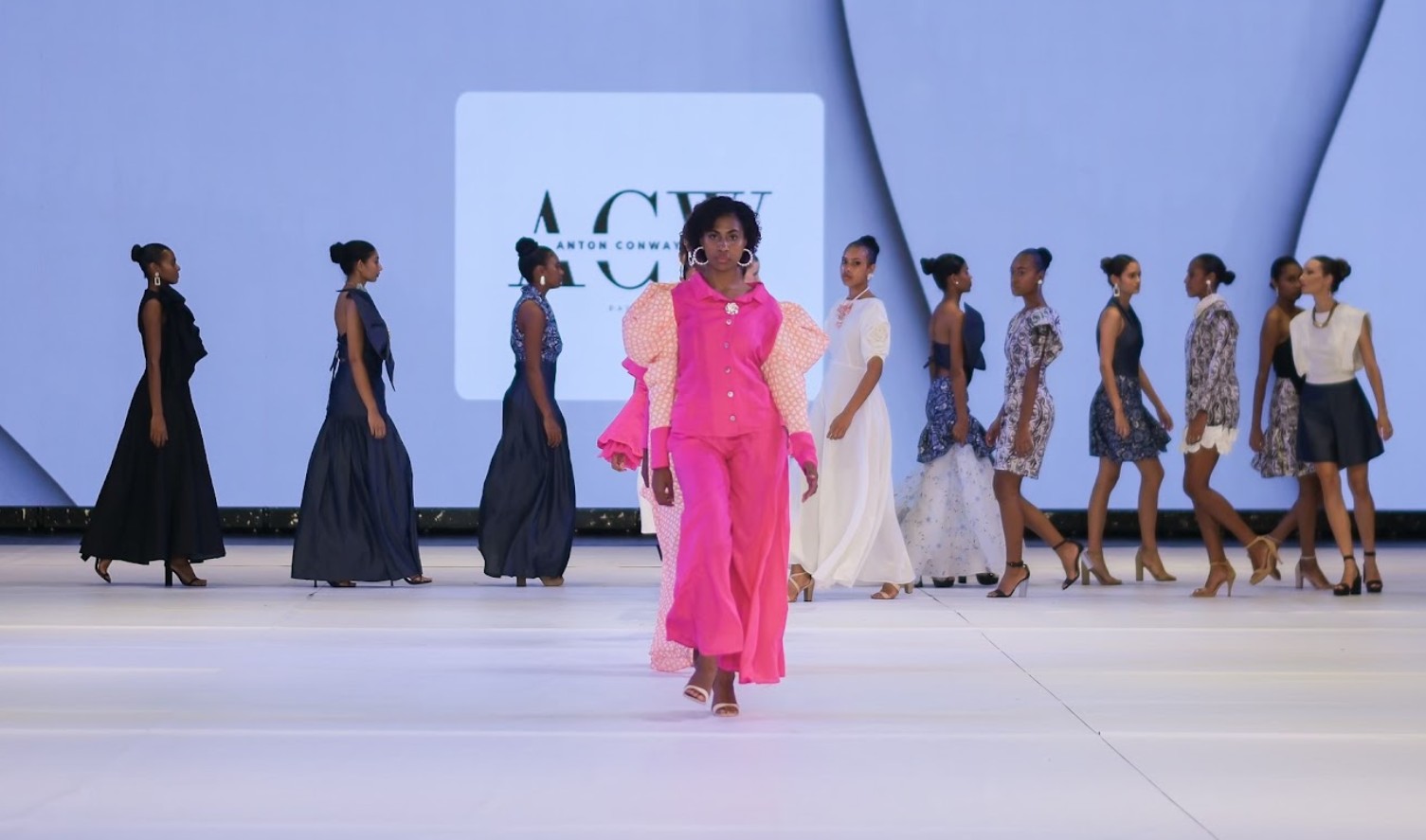 Bold prints and island vibes. 🌴